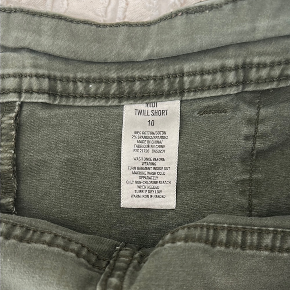 Aeropostale Olive Green Women's Shorts - Picture 4 of 4